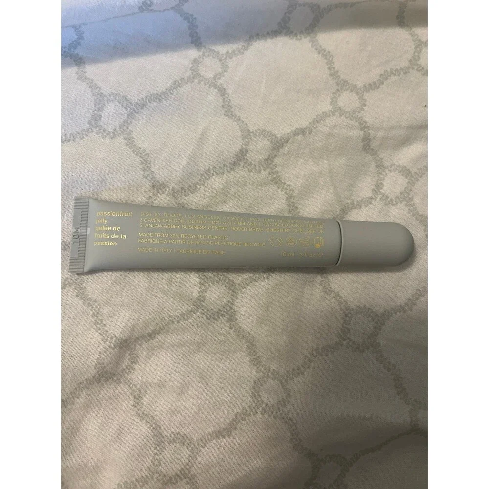 Rhode passionfruit peptide lip treatment new‎ rare
